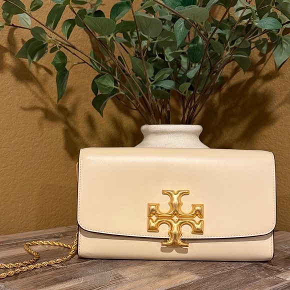 Tory Burch Handbags - Tory Burch Eleanor Cream Clutch with Gold Logo - Clutch or Evening Shoulder Bag